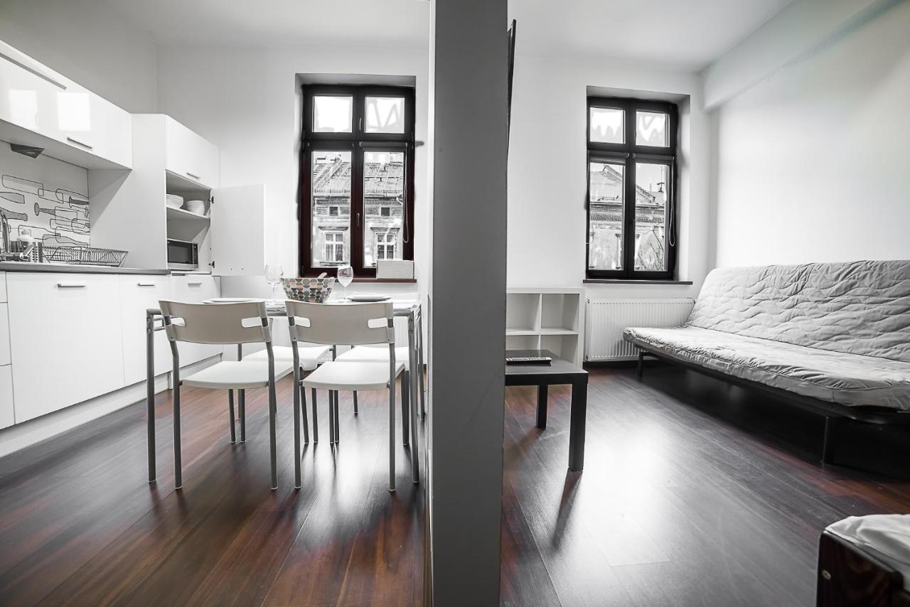 Lost In Krakow Mostowa Apartment ภายนอก รูปภาพ